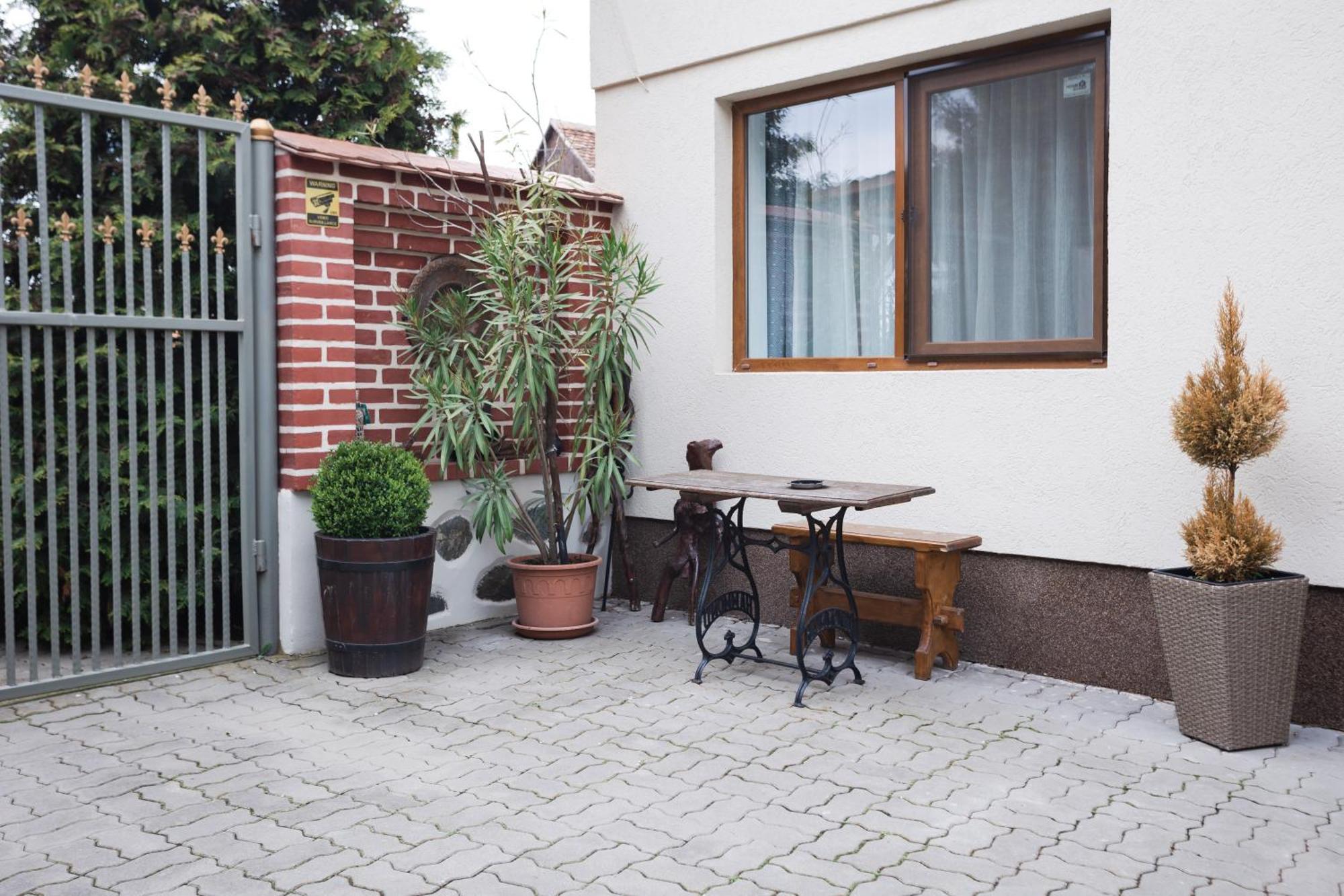 Hotel Christian Haus Hermannstadt Exterior foto