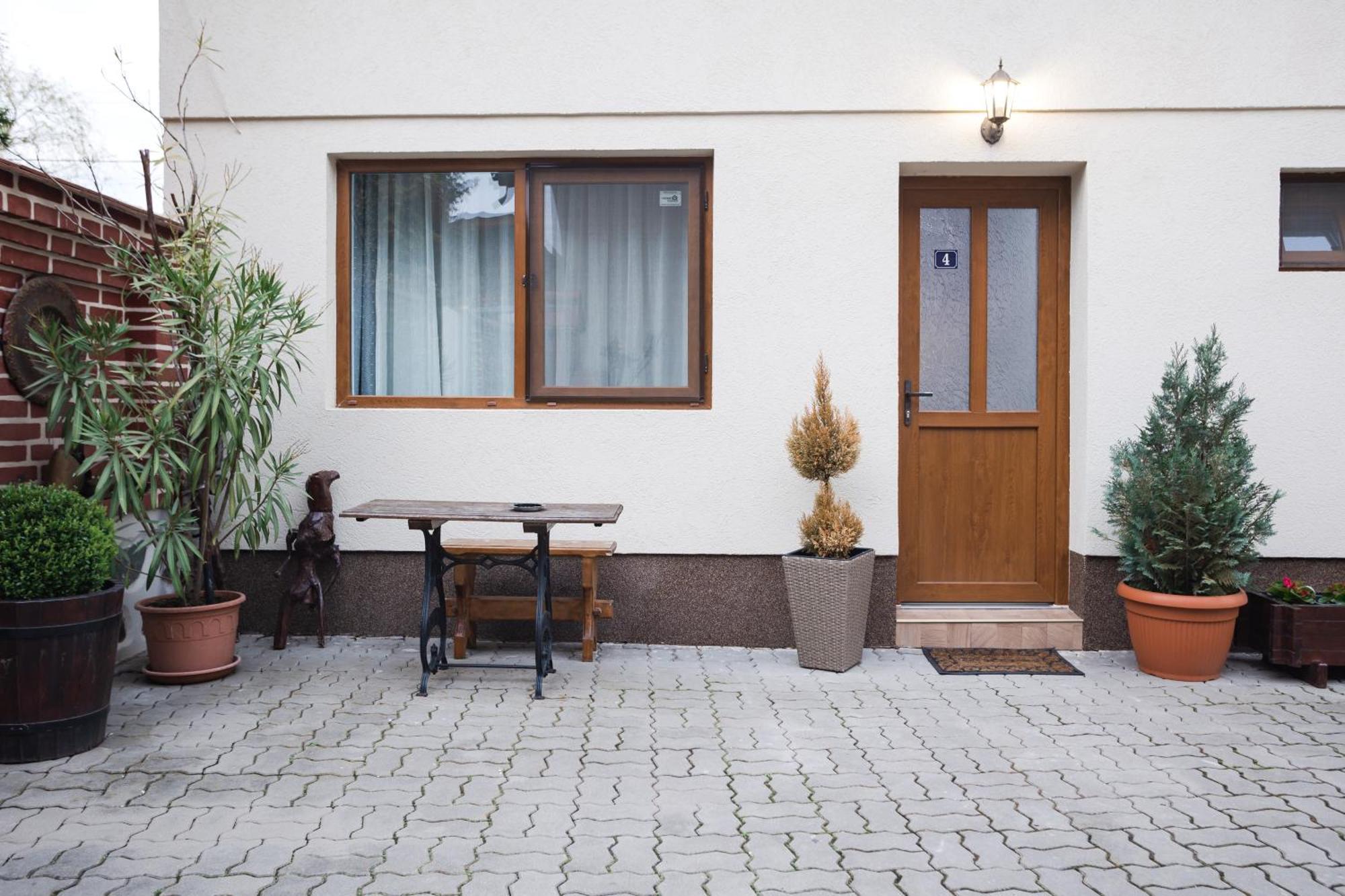 Hotel Christian Haus Hermannstadt Exterior foto